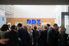 Mittagspause im Foyer des Deutschen Diabetes-Zentrums